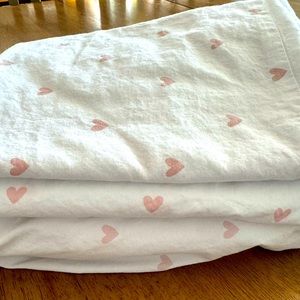 Crate & Kids Pattern Play Heart Crib / Toddler sheet set